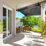 Tika Apartment