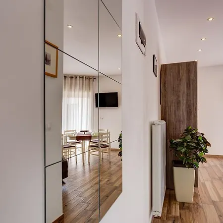 Tika Apartment *