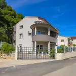 Tika Apartman Pula