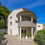 Tika Apartman Pula