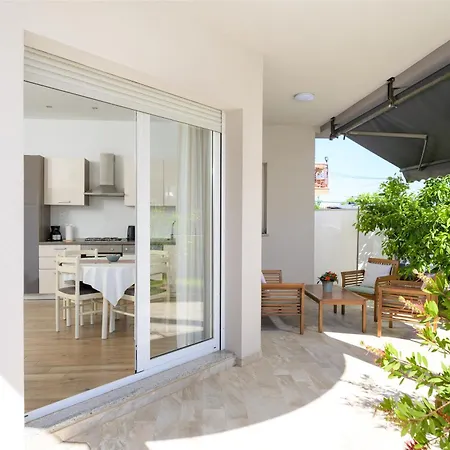 Апартаменти Tika