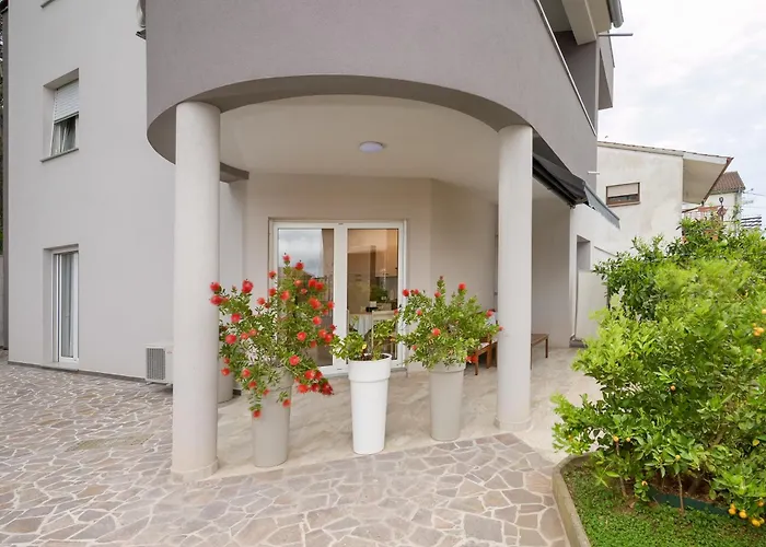 Tika Apartment