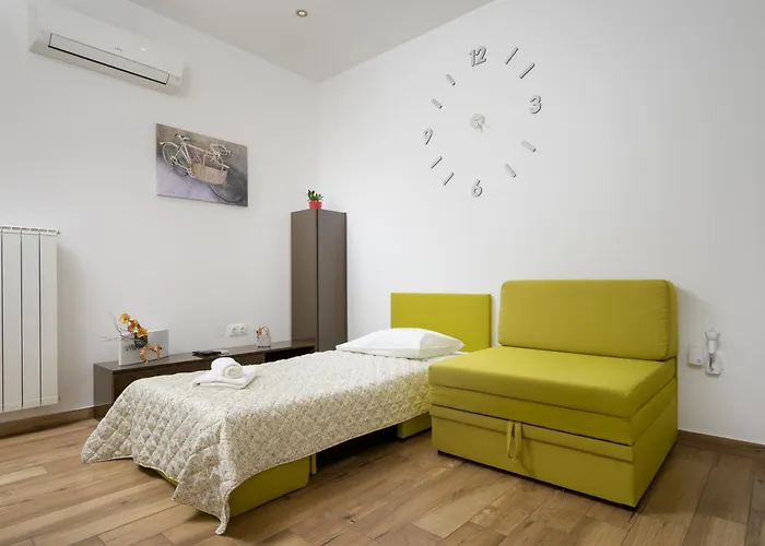 Apartament Tika *